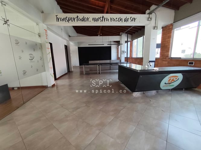 Bodega en arriendo en El Chagualo, Medellín, 300 m² · foto 4 de 16