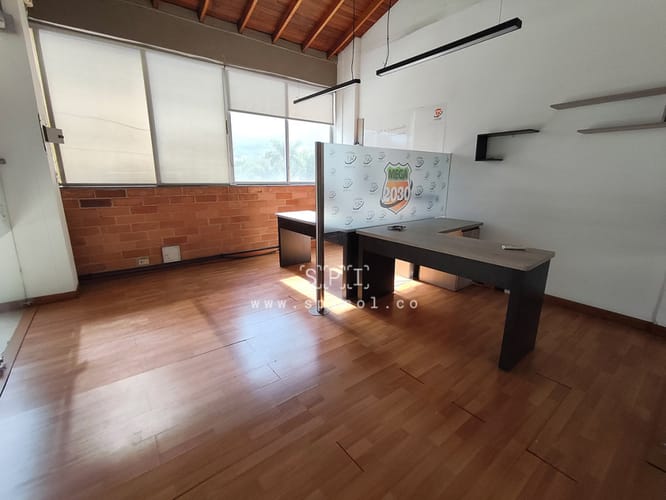 Bodega en arriendo en El Chagualo, Medellín, 300 m² · foto 5 de 16