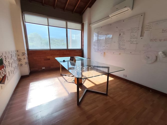 Bodega en arriendo en El Chagualo, Medellín, 300 m² · foto 7 de 16
