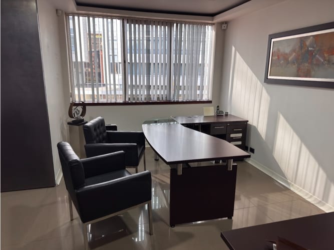 Consultorio en venta en La Aguacatala, Medellín, 42 m² · foto 2 de 10
