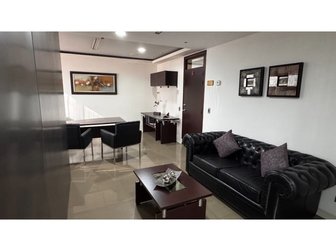 Consultorio en venta en La Aguacatala, Medellín, 42 m² · foto 5 de 10