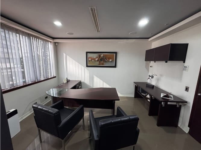Consultorio en venta en La Aguacatala, Medellín, 42 m² · foto 6 de 10
