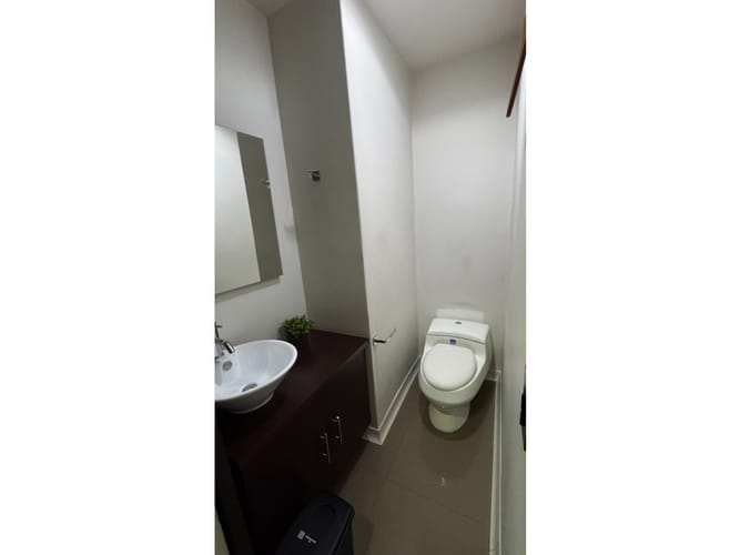 Consultorio en venta en La Aguacatala, Medellín, 42 m² · foto 8 de 10