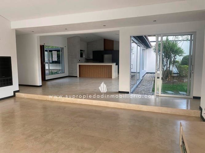 Casa de 6 alcobas en venta en Loma Del Escobero, Envigado, 490 m² · foto 3 de 19