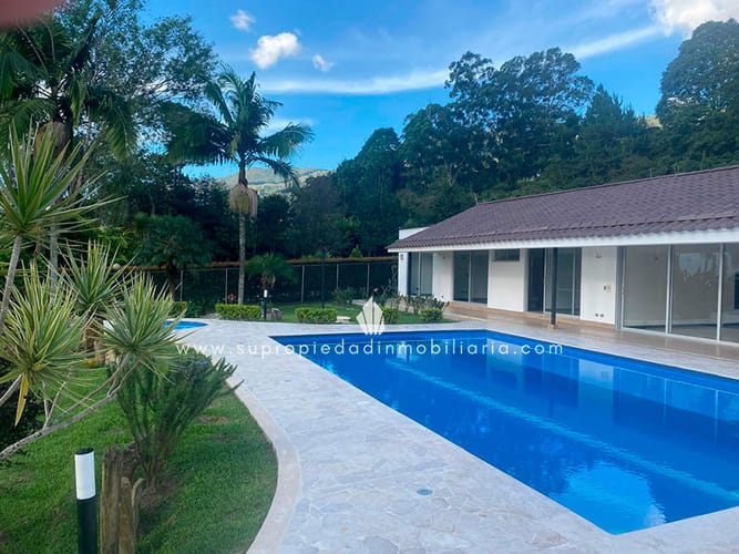 Casa de 6 alcobas en venta en Loma Del Escobero, Envigado, 490 m² · foto 5 de 19