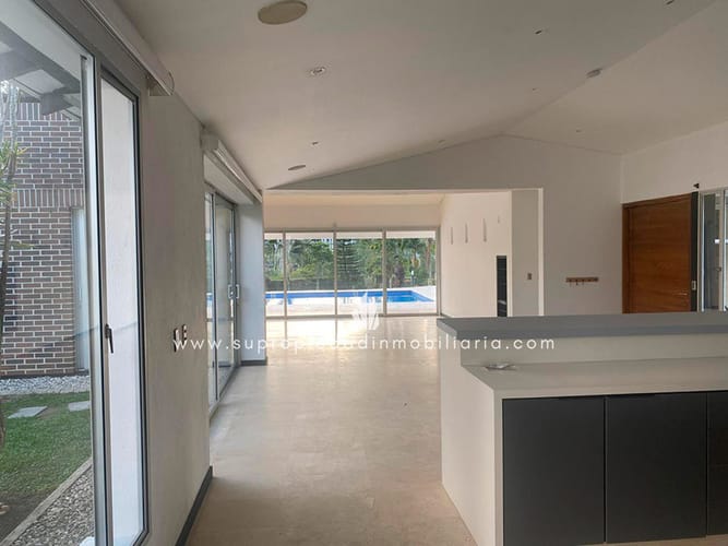 Casa de 6 alcobas en venta en Loma Del Escobero, Envigado, 490 m² · foto 9 de 19