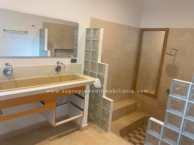 Casa de 6 alcobas en venta en Loma Del Escobero, Envigado, 490 m² · foto 13 de 19