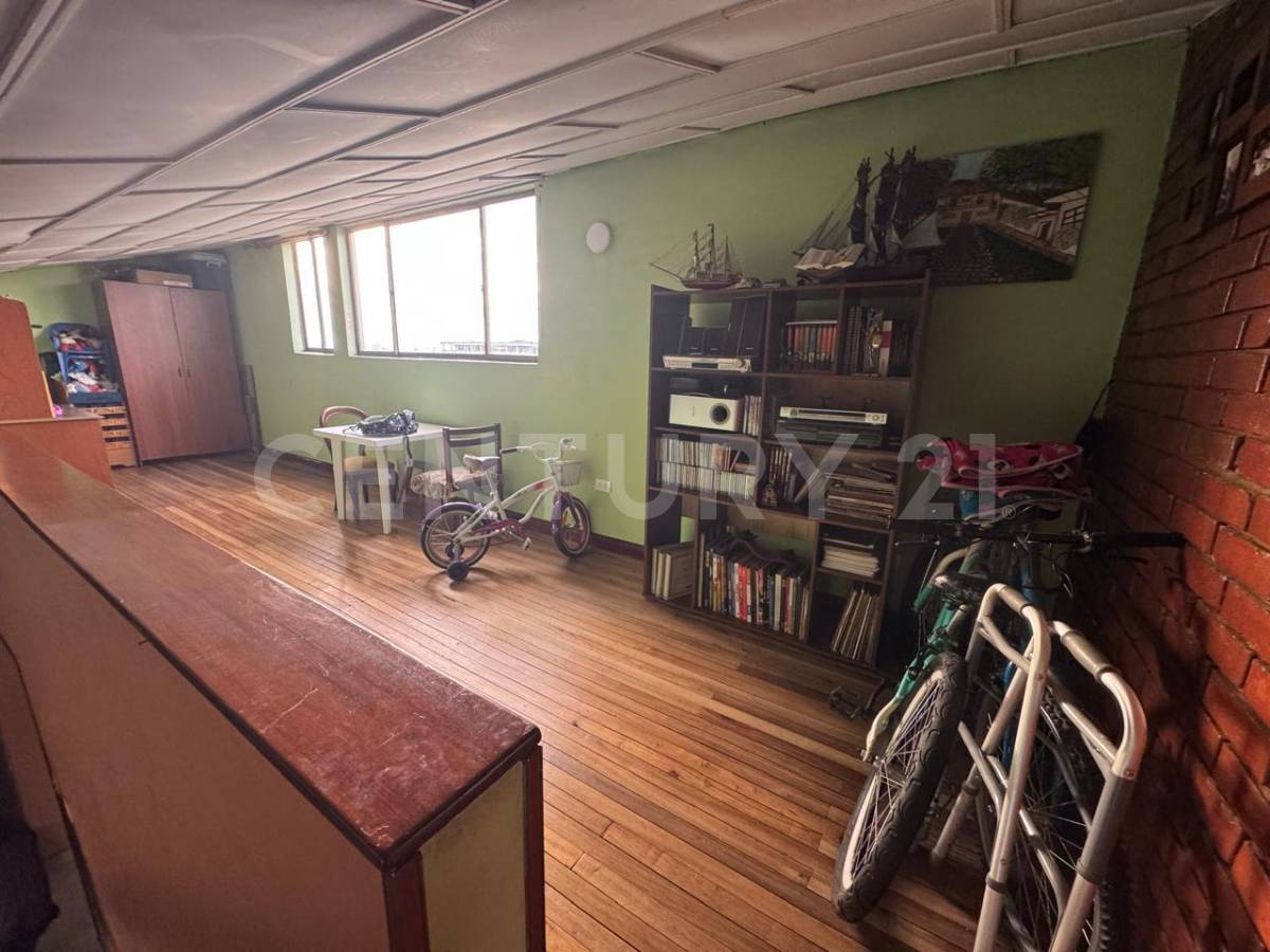 Apartamento en venta en Lago Timiza, Bogotá · foto 13 de 16