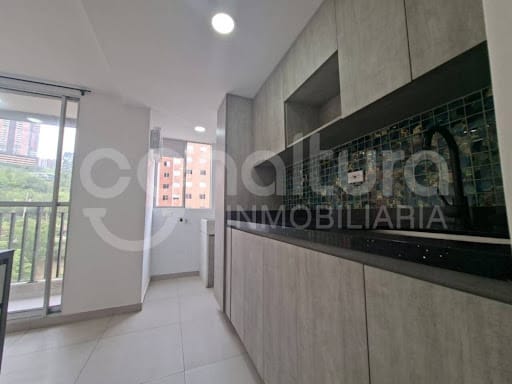 Apartamento de 2 alcobas en venta en Las Lomitas, Sabaneta, 62 m² · foto 4 de 12