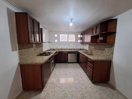 Casa de 3 alcobas en arriendo en El Paraiso, Bello, 204 m² · foto 2 de 22