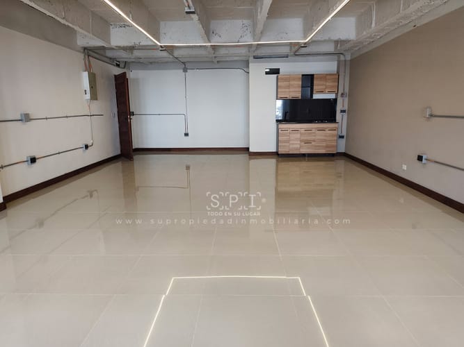 Bodega en arriendo en Perpetuo Socorro, Medellín, 60 m² · foto 2 de 9