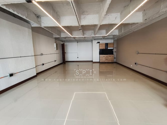 Bodega en arriendo en Perpetuo Socorro, Medellín, 60 m² · foto 4 de 9