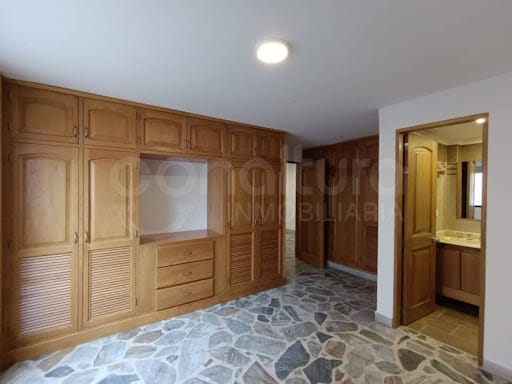 Apartamento de 3 alcobas en arriendo en Laureles, Medellín, 140 m² · foto 8 de 18