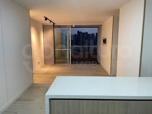 Apartamento de 3 alcobas en venta en Cristo Rey, Itagüí, 86 m² · foto 2 de 15