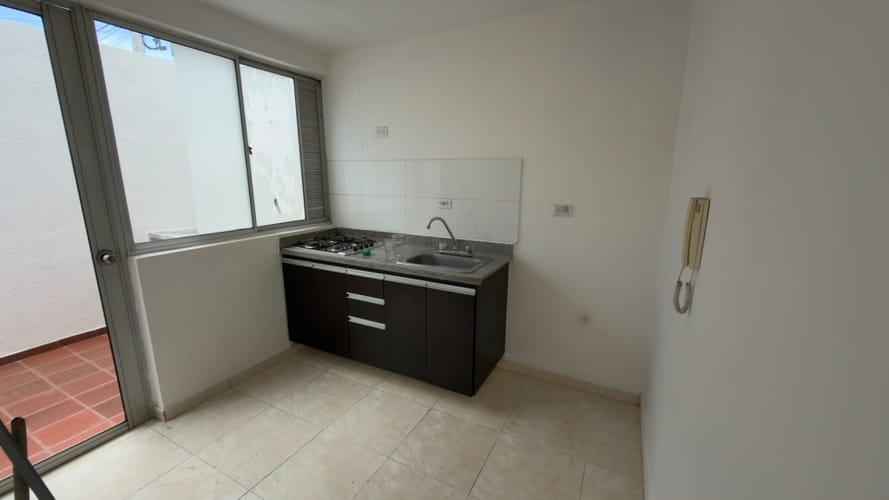 Casa de 3 alcobas en venta en Lomitas, Villa del Rosario, 69 m² · foto 2 de 16