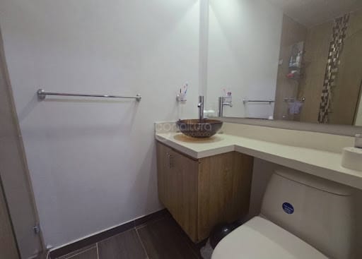 Apartamento de 3 alcobas en venta en Loma De Los Bernal, Medellín, 150 m² · foto 17 de 19