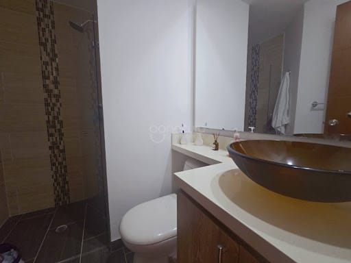 Apartamento de 3 alcobas en venta en Loma De Los Bernal, Medellín, 150 m² · foto 18 de 19