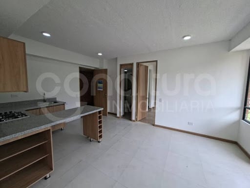 Apartamento de 2 alcobas en venta en Chile, La Estrella, 60 m² · foto 3 de 10