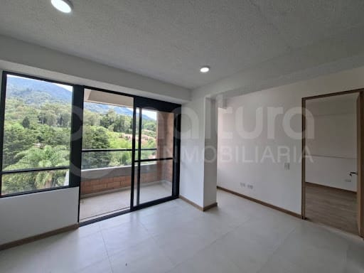 Apartamento de 2 alcobas en venta en Chile, La Estrella, 60 m² · foto 4 de 10