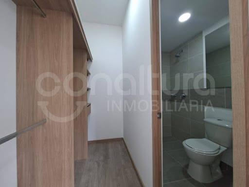Apartamento de 2 alcobas en venta en Chile, La Estrella, 60 m² · foto 7 de 10