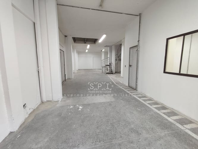 Bodega en arriendo en Colombia, Medellín, 300 m² · foto 3 de 21