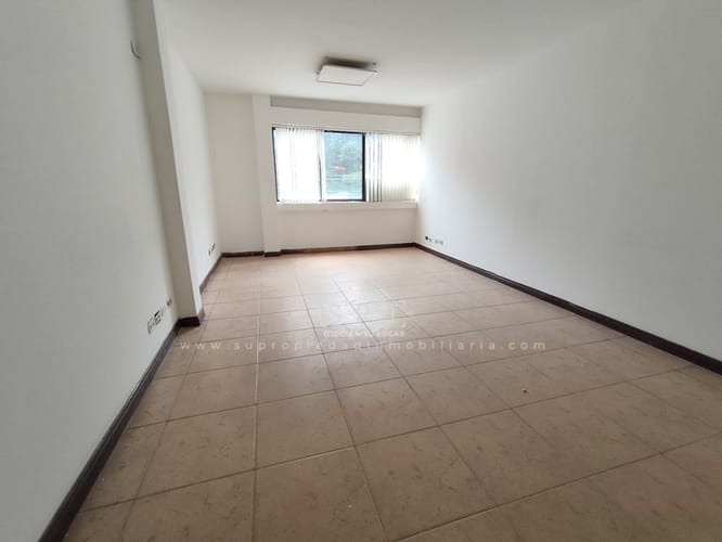 Bodega en arriendo en Colombia, Medellín, 300 m² · foto 17 de 21
