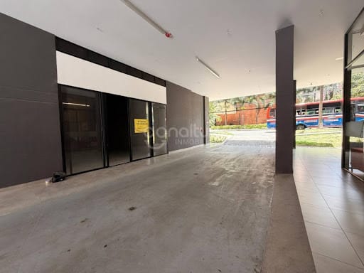 Local en venta en Los Colores, Medellín, 28 m² · foto 5 de 6