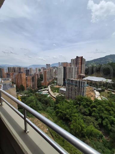 Apartamento de 3 alcobas en venta en San Jose, Sabaneta, 55 m² · foto 4 de 10