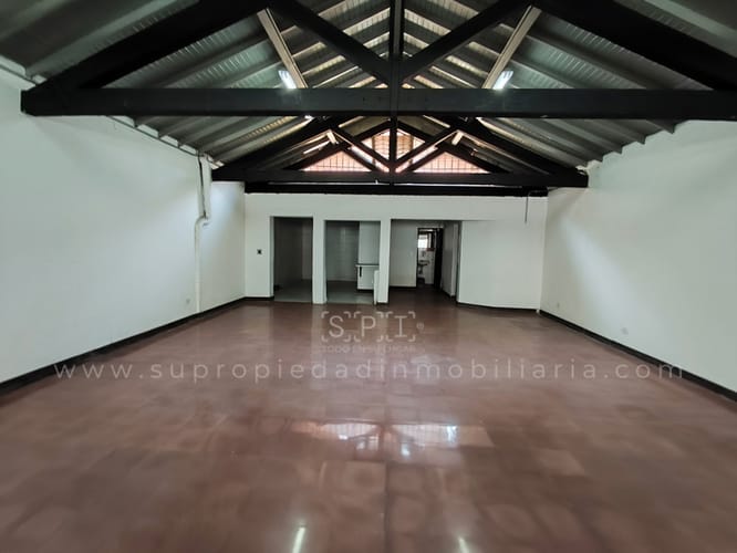 Bodega en arriendo en Perpetuo Socorro, Medellín, 150 m² · foto 5 de 16