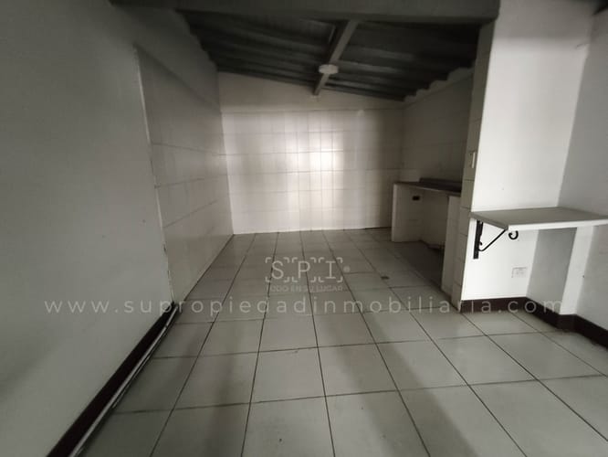 Bodega en arriendo en Perpetuo Socorro, Medellín, 150 m² · foto 6 de 16