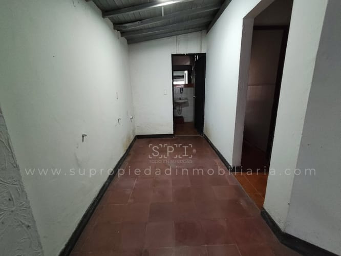 Bodega en arriendo en Perpetuo Socorro, Medellín, 150 m² · foto 10 de 16