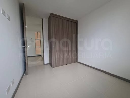 Apartamento de 3 alcobas en venta en La Florida, Sabaneta, 77 m² · foto 7 de 14