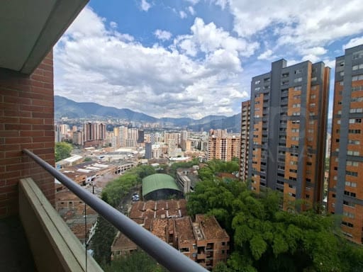 Apartamento de 3 alcobas en venta en La Florida, Sabaneta, 77 m² · foto 11 de 14