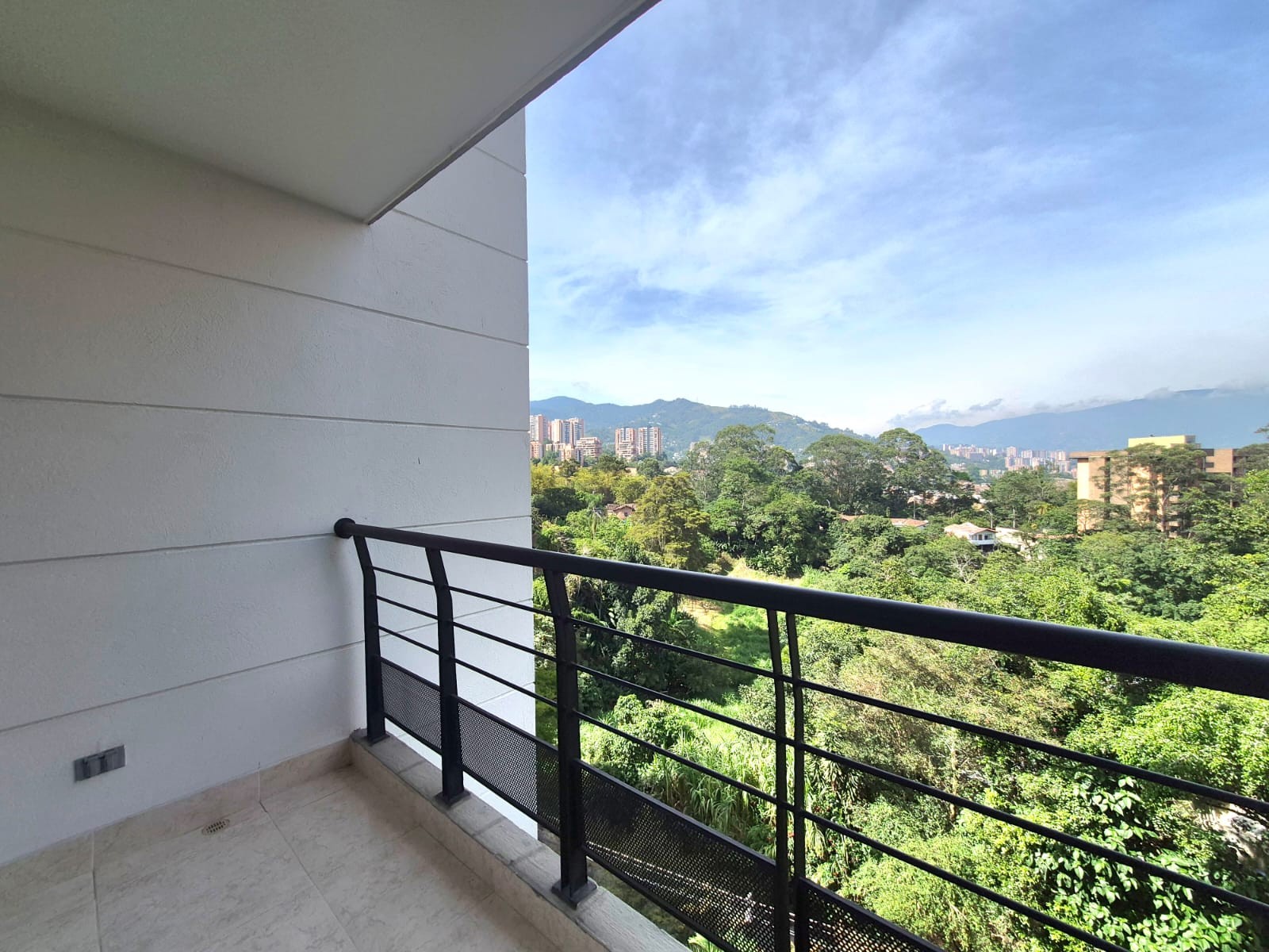 Apartamento en venta en La Inmaculada, Envigado · foto 15 de 16