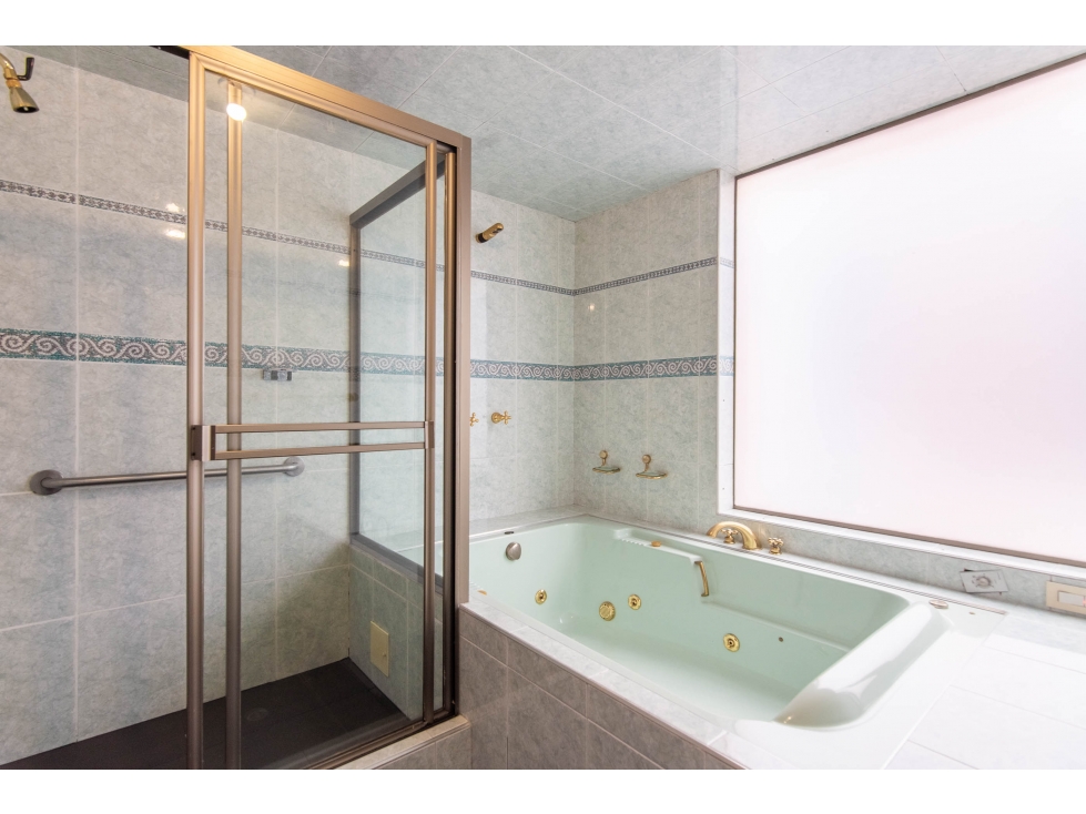 Apartamento en venta en Santa Barbara Occidental, Bogotá · foto 9 de 18
