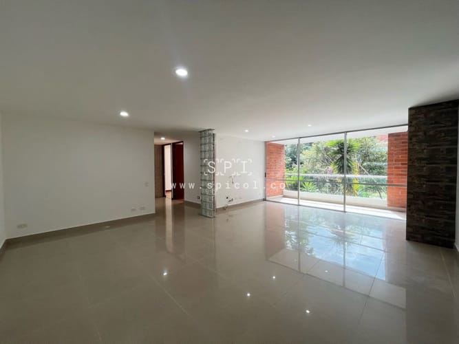Apartamento de 3 alcobas en arriendo en Loma De Las Brujas, Envigado, 116 m² · foto 2 de 21