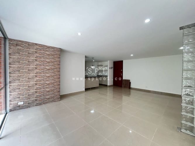 Apartamento de 3 alcobas en arriendo en Loma De Las Brujas, Envigado, 116 m² · foto 3 de 21