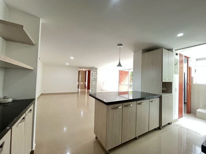 Apartamento de 3 alcobas en arriendo en Loma De Las Brujas, Envigado, 116 m² · foto 4 de 21