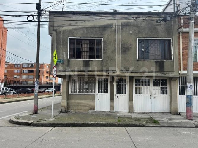 Casa en venta en Ferrocaja Fontibon, Bogotá · foto 2 de 19