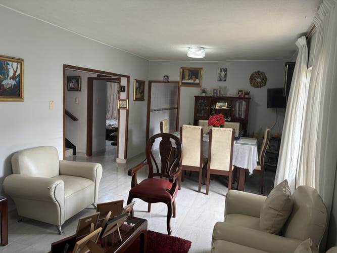 Casa de 5 alcobas en venta en Los Pinos, Bucaramanga, 210 m² · foto 4 de 18