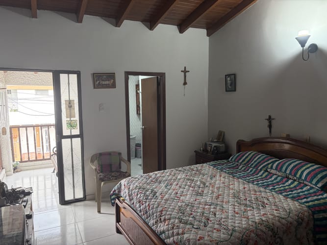 Casa de 5 alcobas en venta en Los Pinos, Bucaramanga, 210 m² · foto 13 de 18