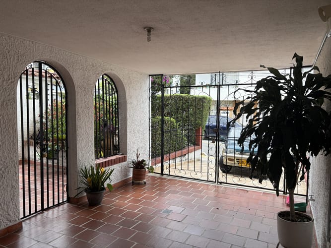 Casa de 5 alcobas en venta en Los Pinos, Bucaramanga, 210 m² · foto 18 de 18