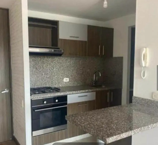 Apartamento de 3 alcobas en venta en Hayuelos, Bogotá, 76 m² · foto 2 de 10