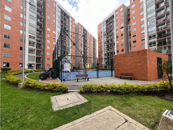 Apartamento de 3 alcobas en venta en Prados Del Mirador, Zipaquirá, 77 m² · foto 3 de 19