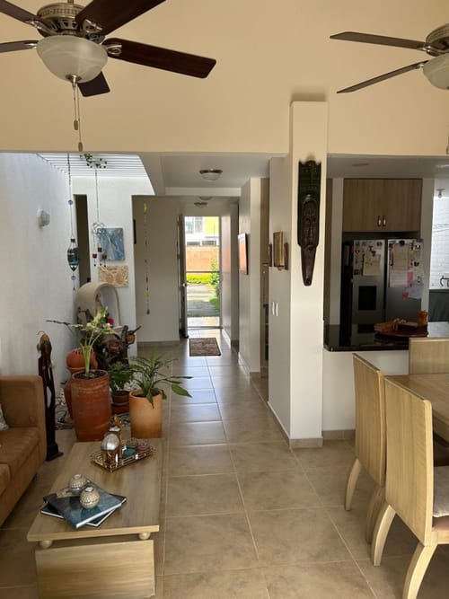Casa de 3 alcobas en venta en San Isidro, Cali, 270 m² · foto 2 de 10