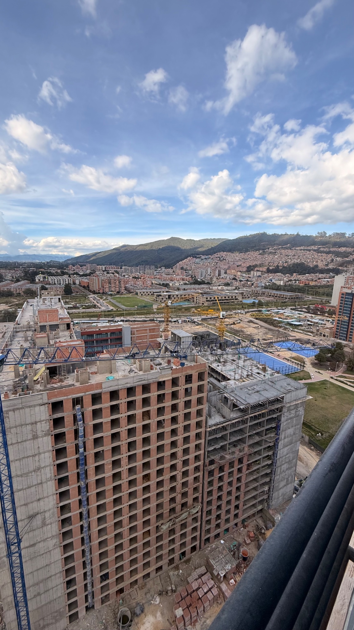 Apartamento en venta en Alameda, Bogotá · foto 2 de 17