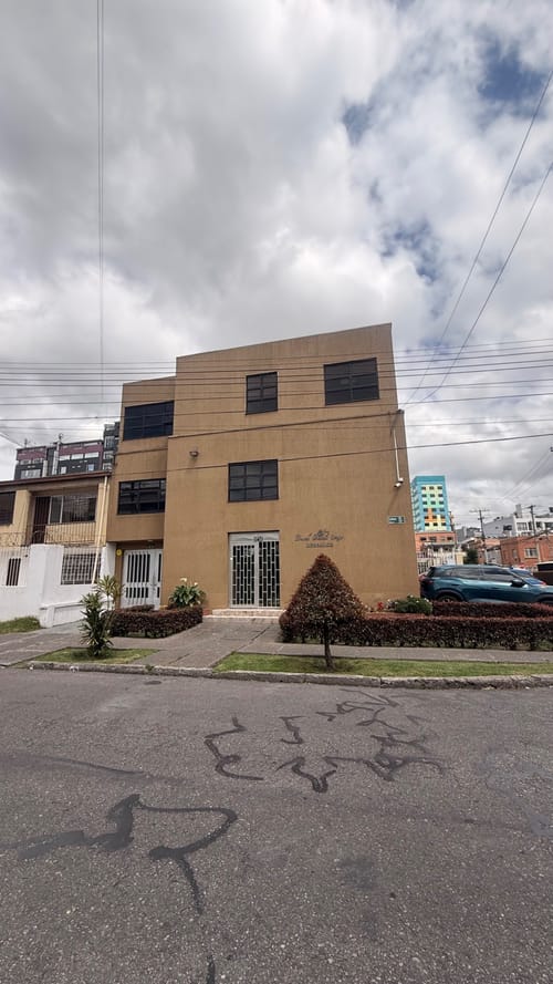 Casa en venta en El Recuerdo, Bogotá · foto 8 de 17