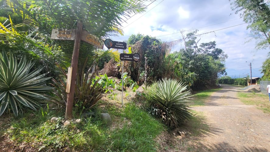 Lote en venta en Los Andes, Cali, 2300 m² · foto 2 de 11
