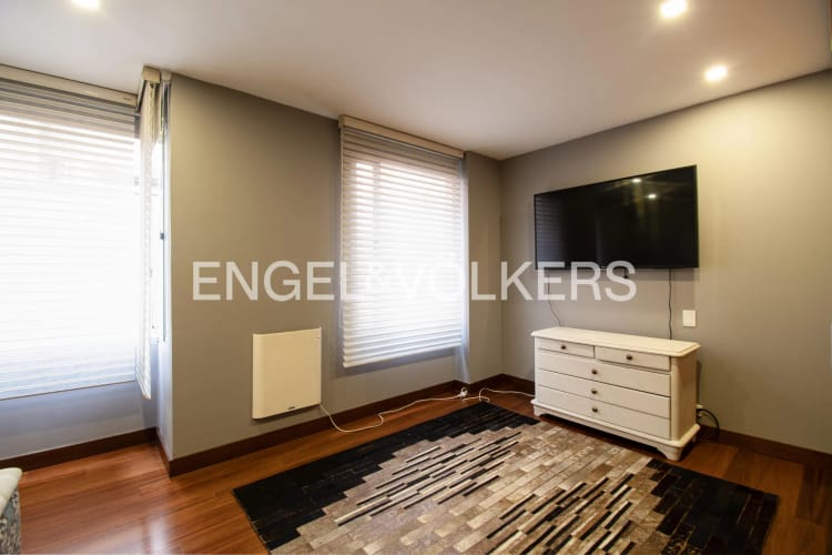 Apartamento de 2 alcobas en venta en Los Rosales, Bogotá, 142 m² · foto 13 de 15