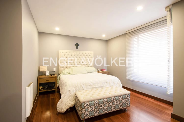 Apartamento de 2 alcobas en venta en Los Rosales, Bogotá, 142 m² · foto 12 de 15